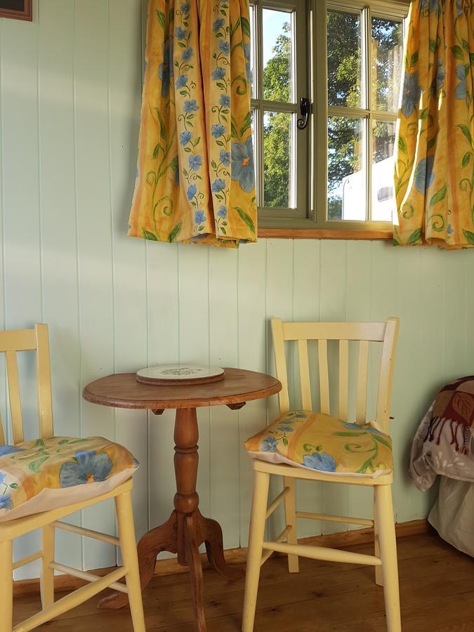 Shepherds Hut Dolly Wagon เคสวิค ภายนอก รูปภาพ
